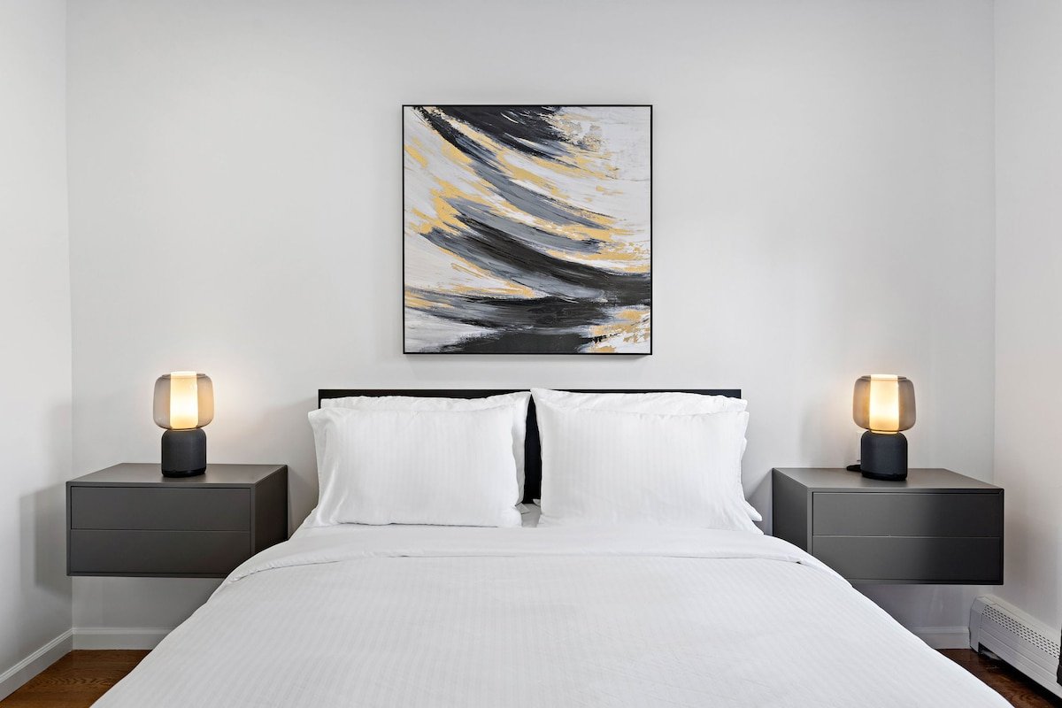 Modern 1BR condo for extended stays