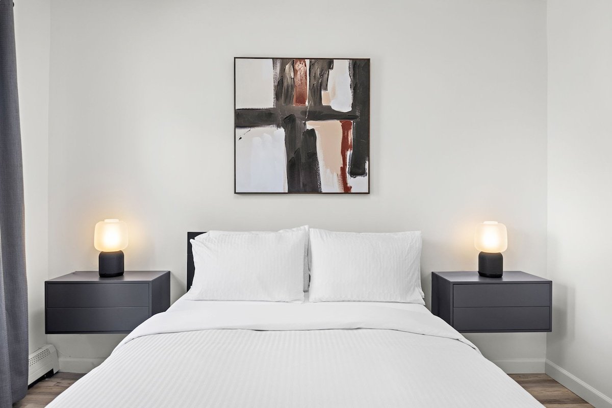 Compact one-bedroom for monthly stays near NYC